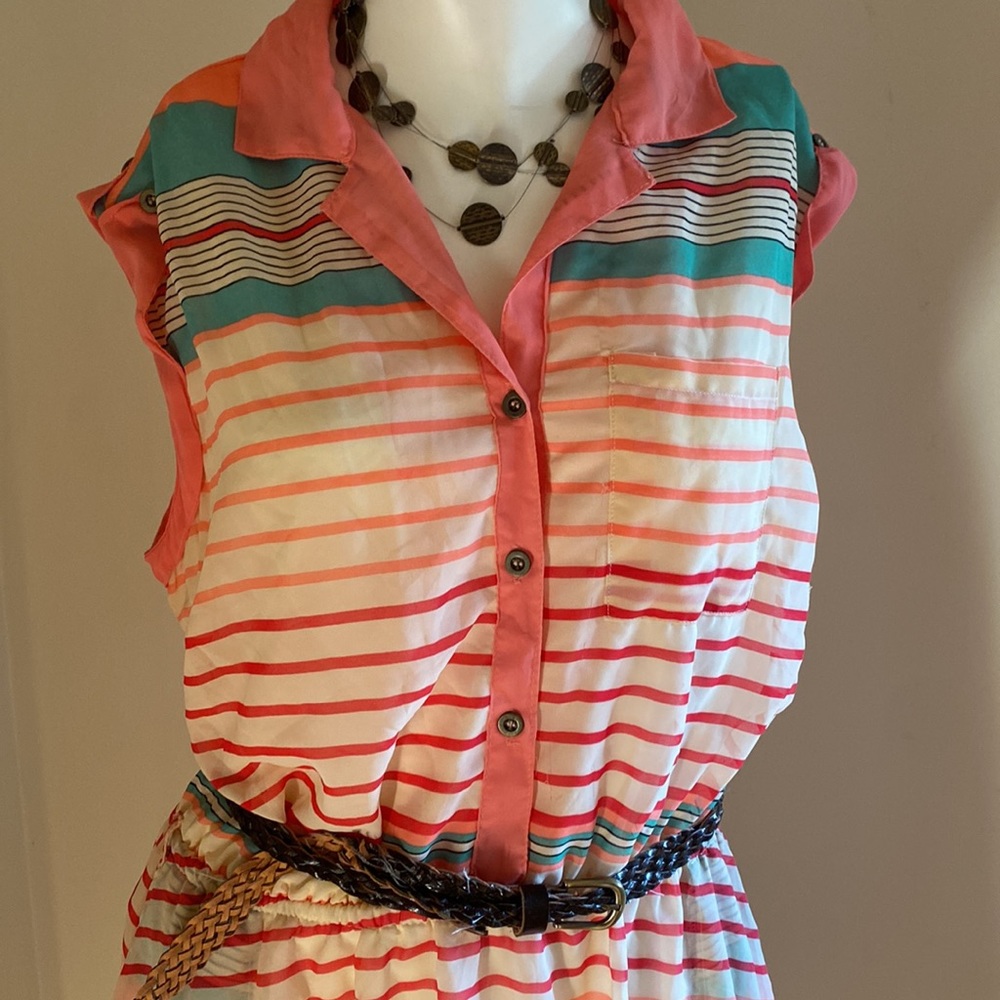 NWT sleeveless striped summer dress with buttons and pockets - Picture 2 of 10